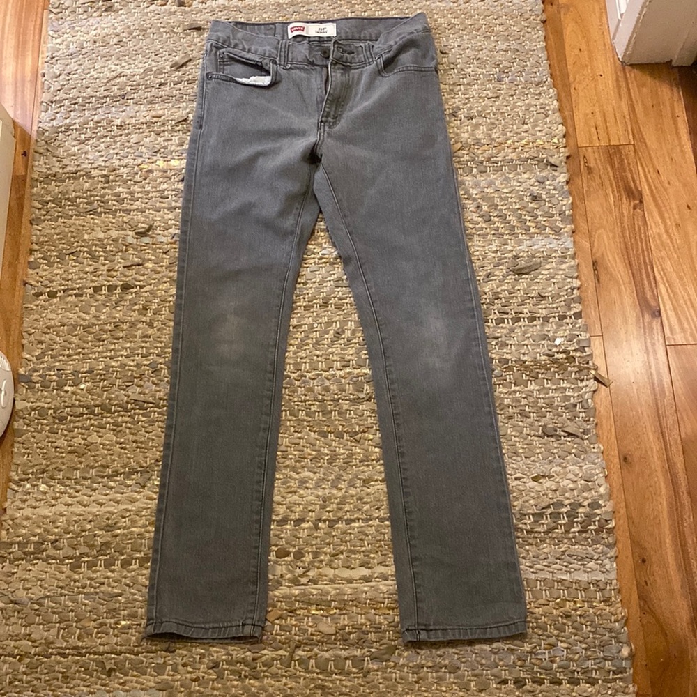 These stylish Levi’s jeans are perfect for any kids from 10-13 looking for a new